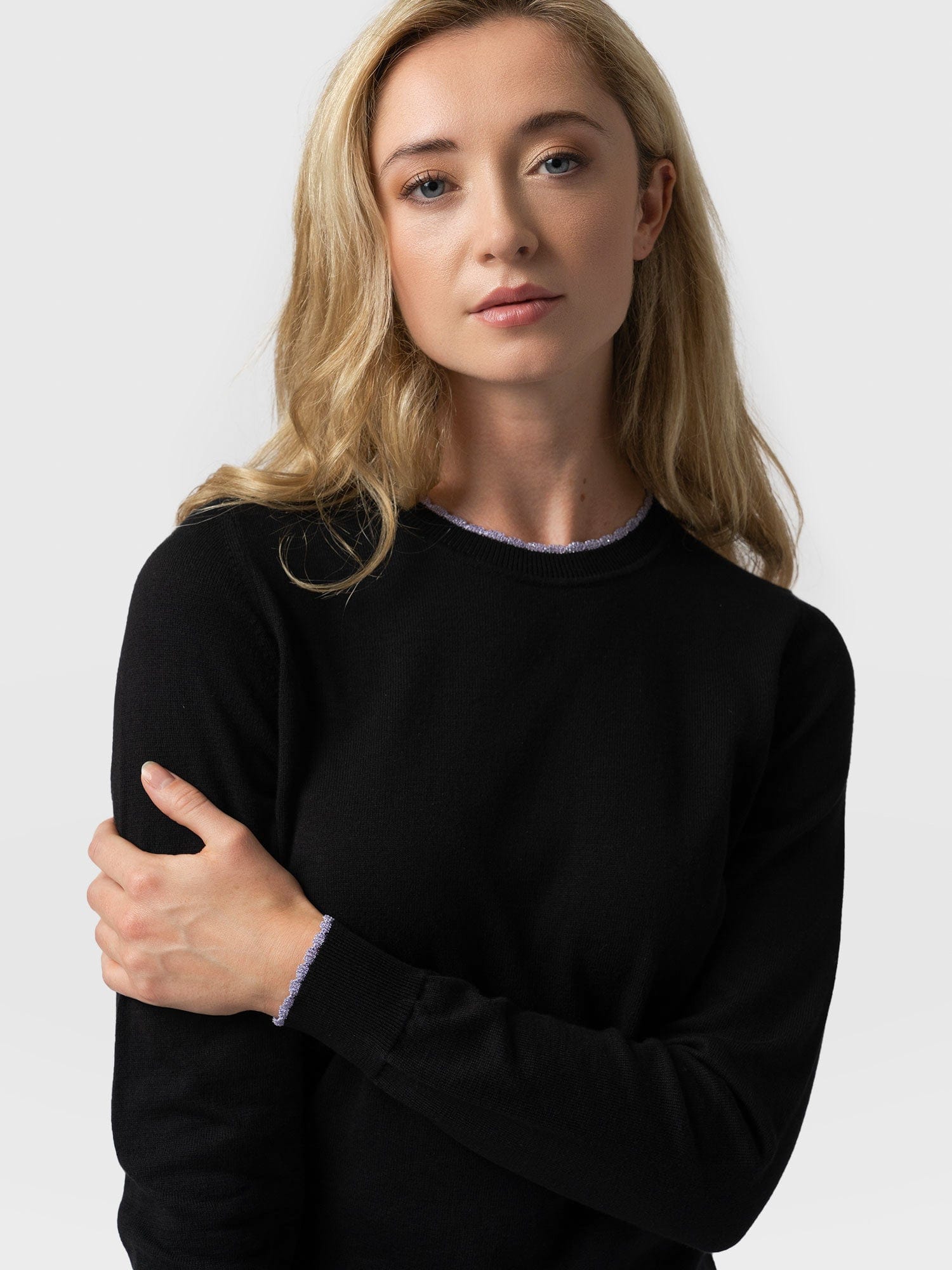 Scallop Edge Jumper Black - Women's Jumpers | Saint + Sofia® EU